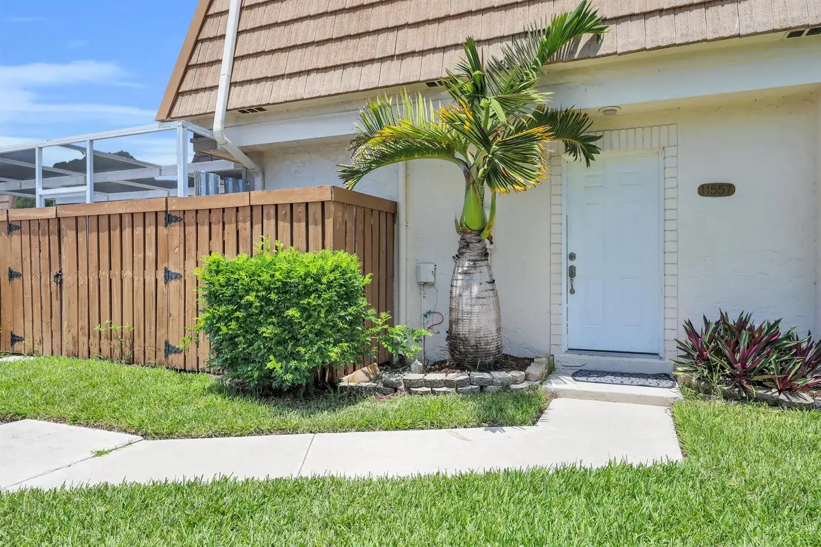 11557 WINCHESTER Drive, Palm Beach Gardens FL 33410 photo 4
