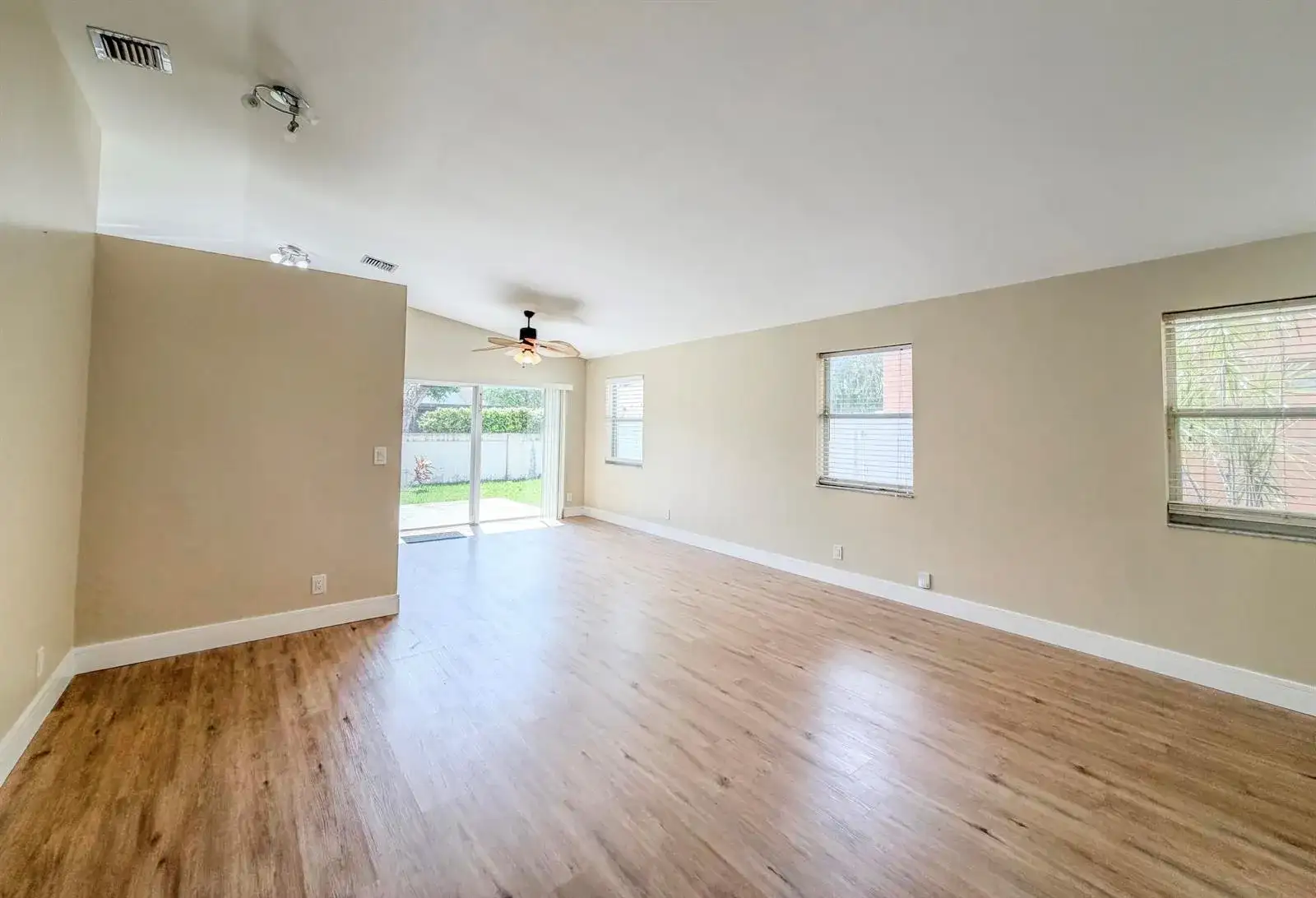 90 NW 42nd Way, Deerfield Beach FL 33442 photo 5