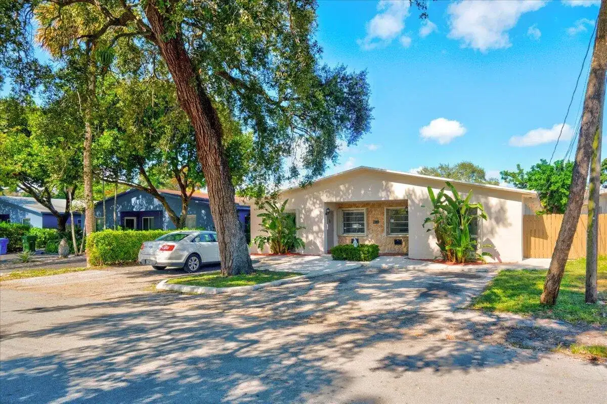 913 ORANGE Isle # 2, Fort Lauderdale FL 33315 photo 2