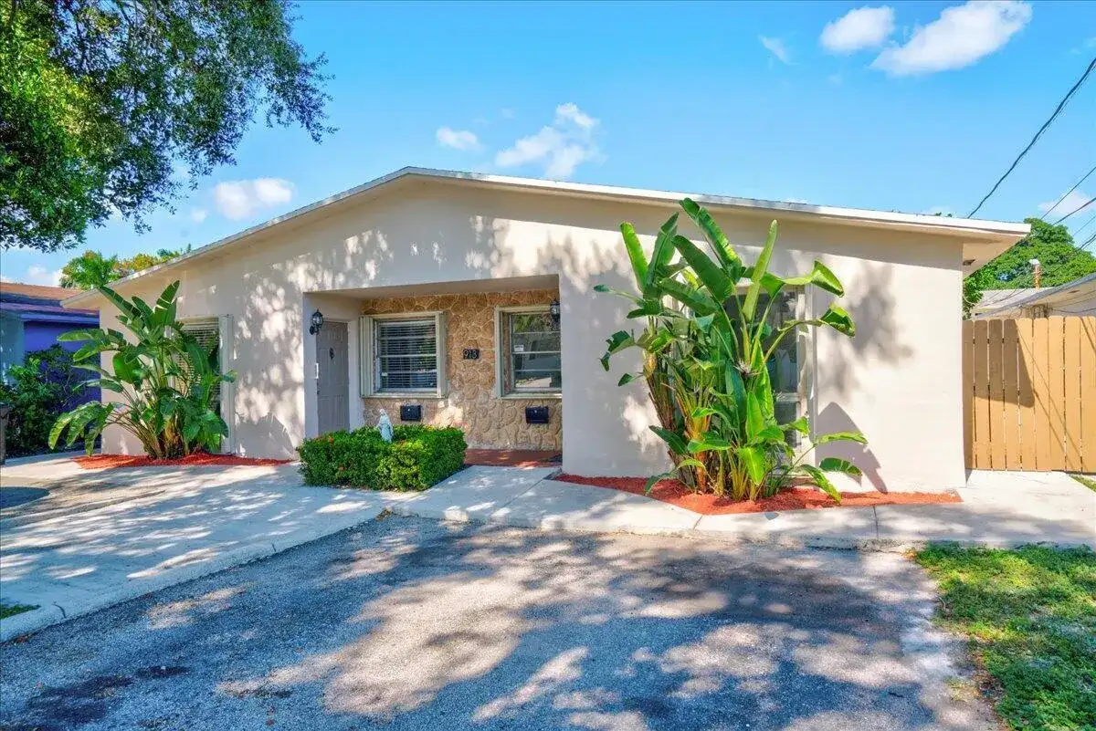 913 ORANGE Isle # 2, Fort Lauderdale FL 33315 photo 3