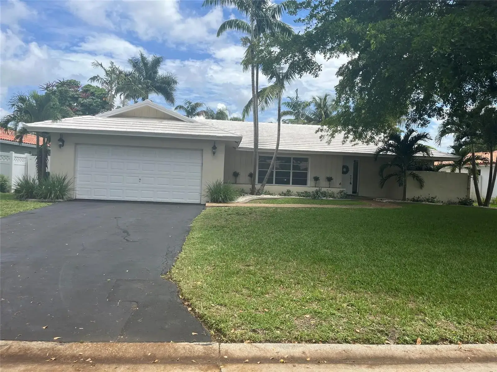10734 NW 17TH Manor, Coral Springs FL 33071