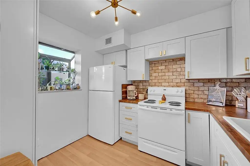 117 GARDENS Drive # 204, Pompano Beach FL 33069 photo 2