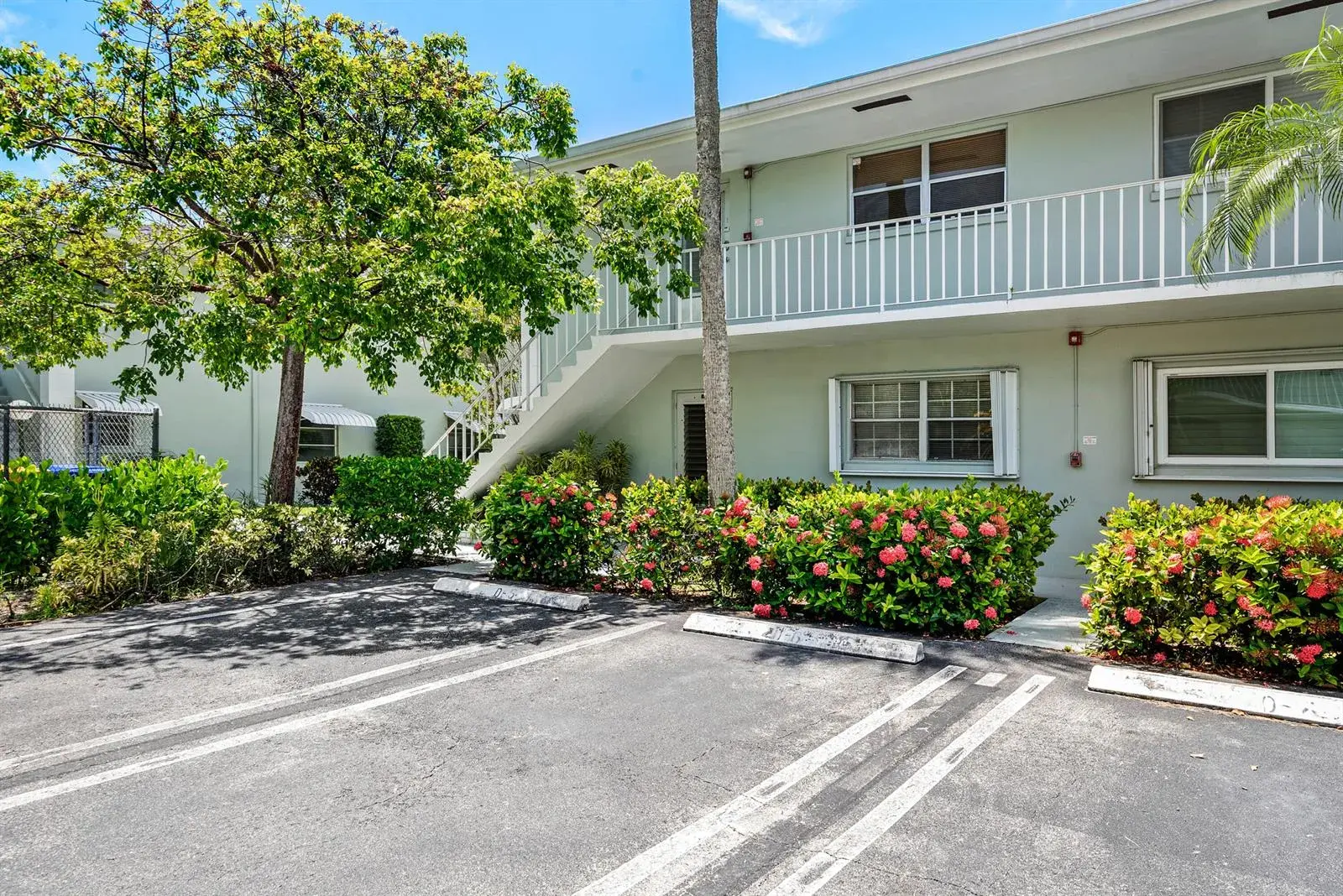 2360 SW 22nd Avenue # 402, Delray Beach FL 33445