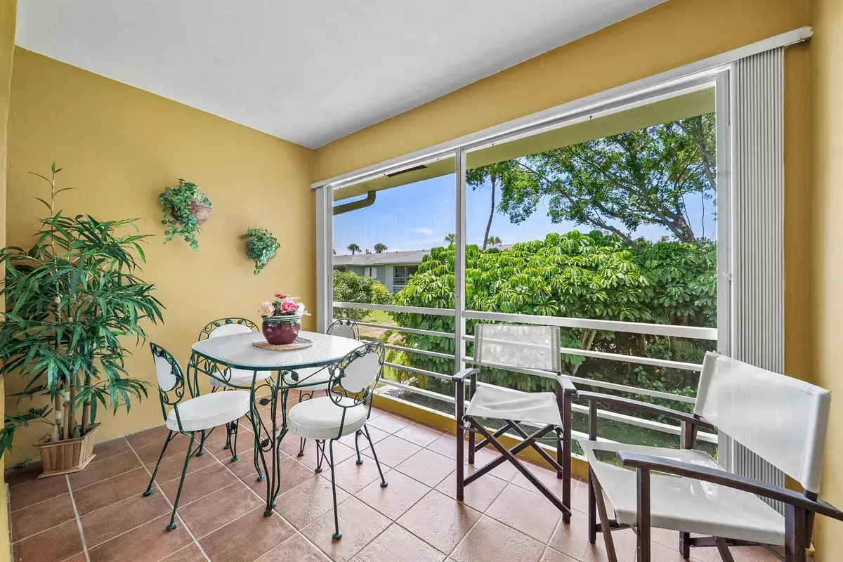 2360 SW 22nd Avenue # 402, Delray Beach FL 33445