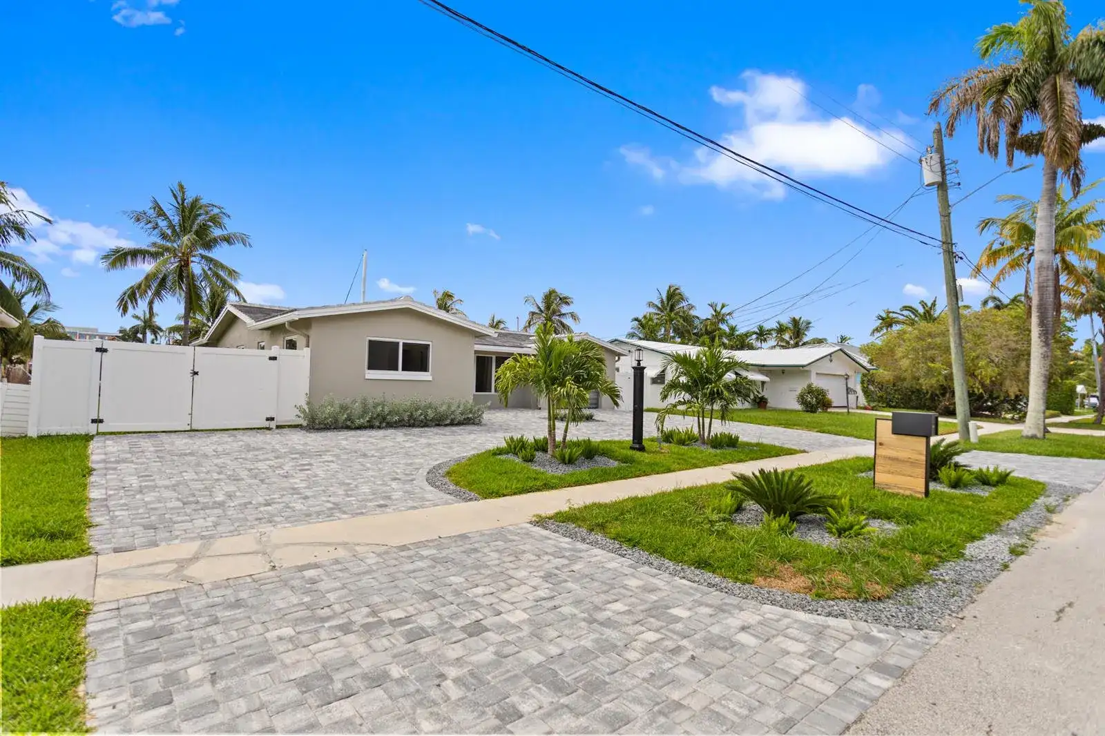 317 NE 3RD Avenue, Dania Beach FL 33004 photo 4