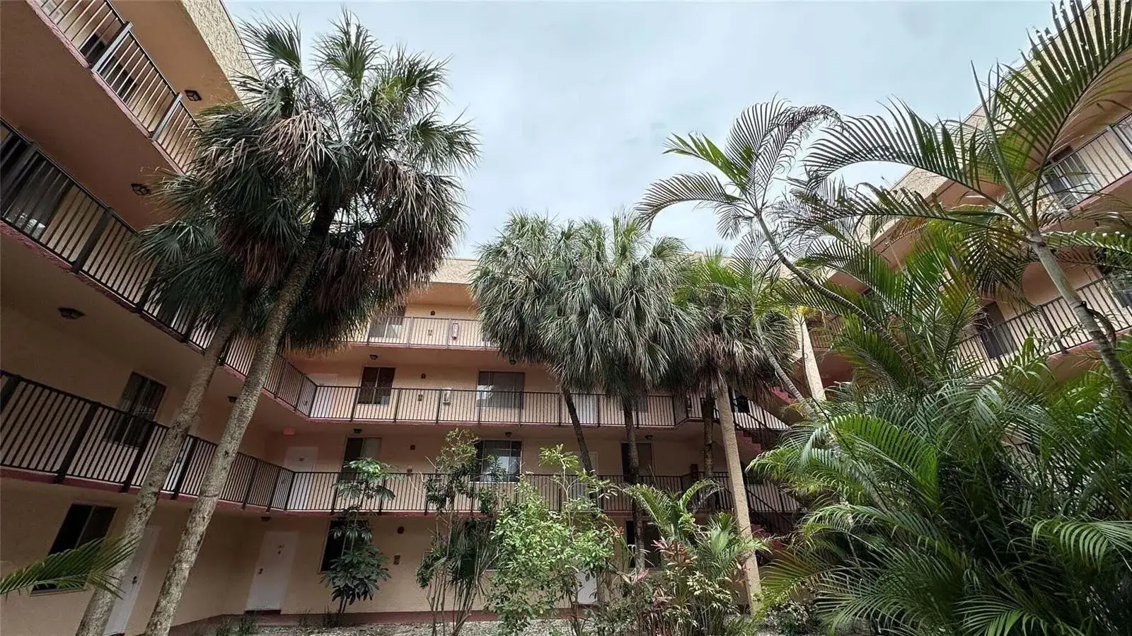 2830 SOMERSET Drive # 104N, Lauderdale Lakes FL 33311