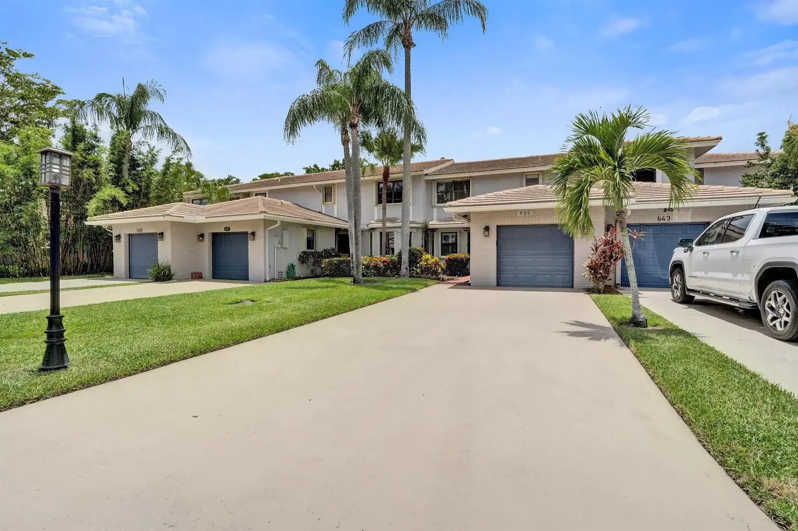 635 DEER CREEK NORTH SHORE Drive, Deerfield Beach FL 33442 photo 2