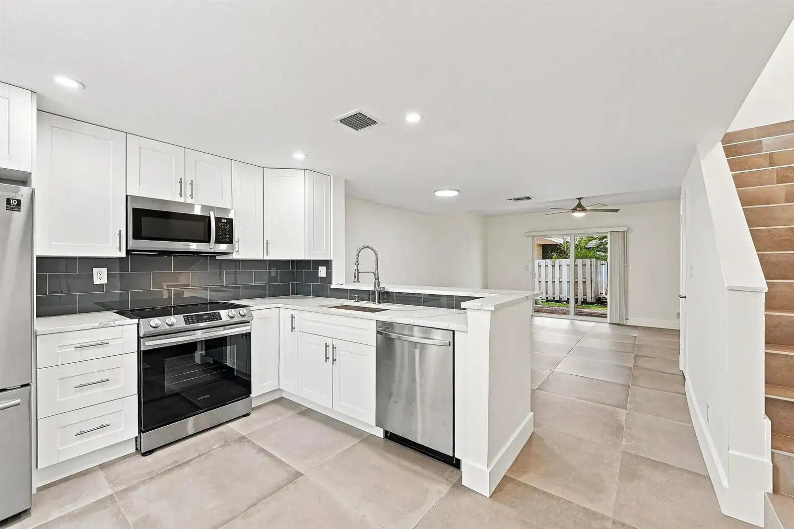 2627 NE 15th Street, Pompano Beach FL 33062 photo 3