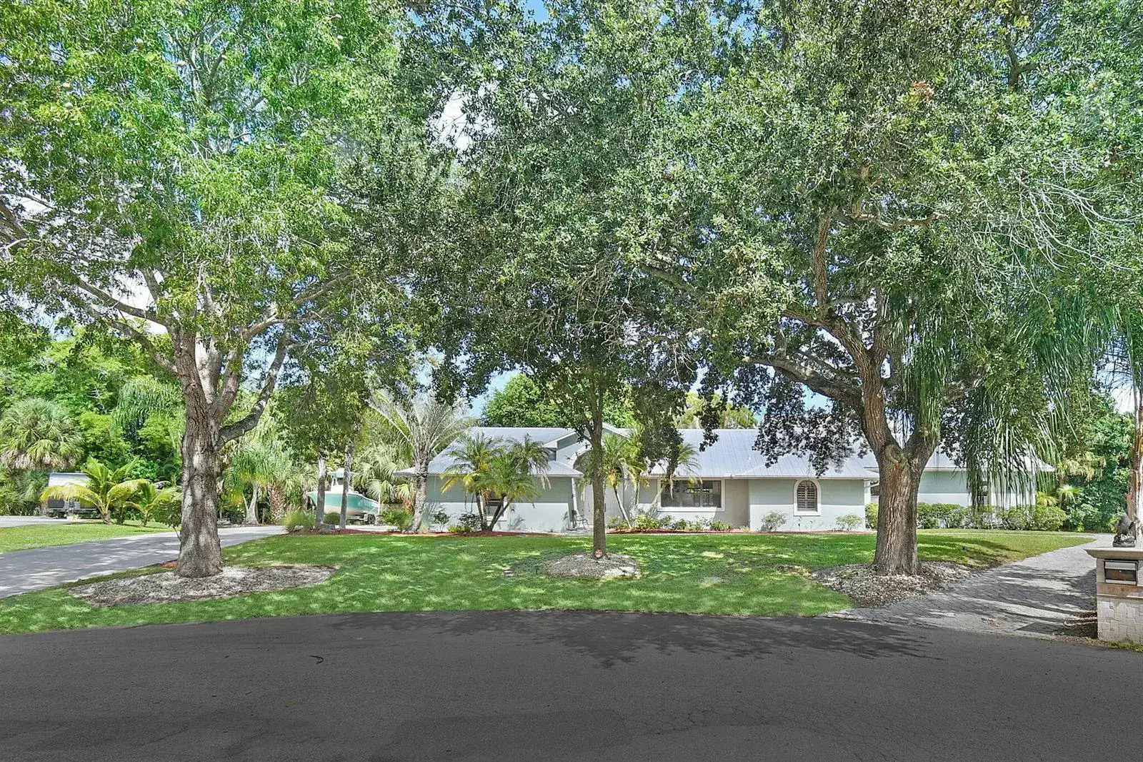 1225 SW Magnolia Bluff Drive, Palm City FL 34990