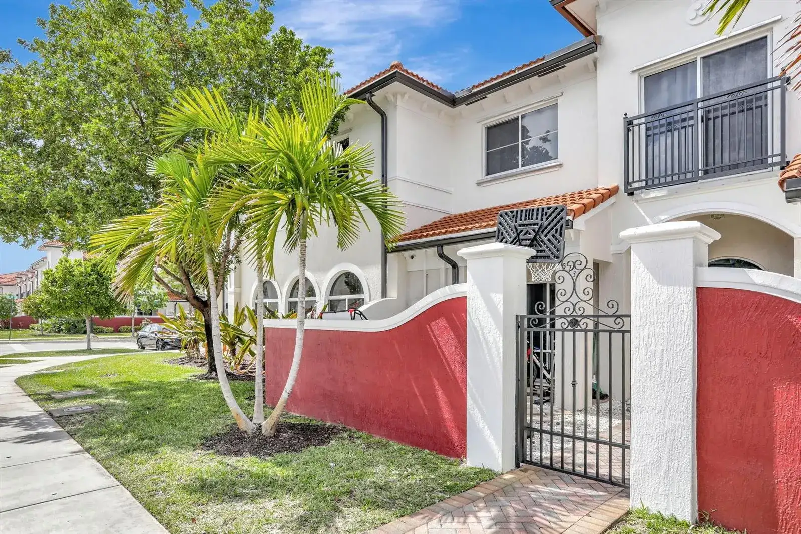 3513 NW 29TH Court, Lauderdale Lakes FL 33311 photo 3