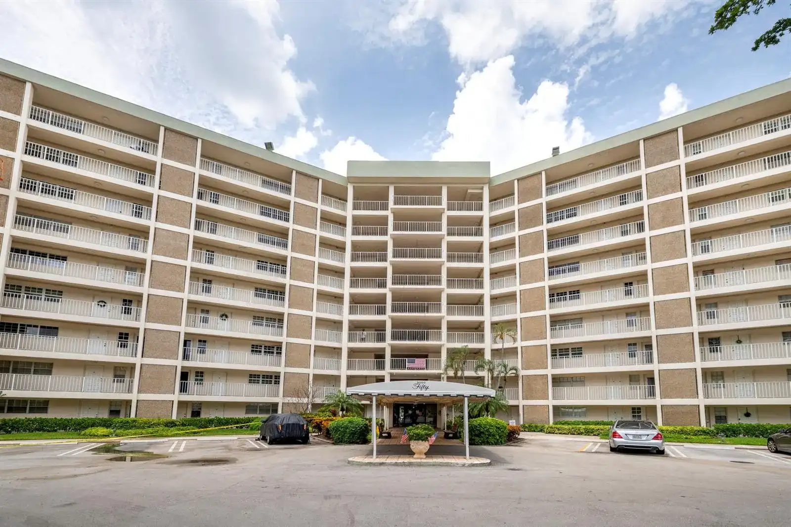 3090 N Course Drive # 508, Pompano Beach FL 33069