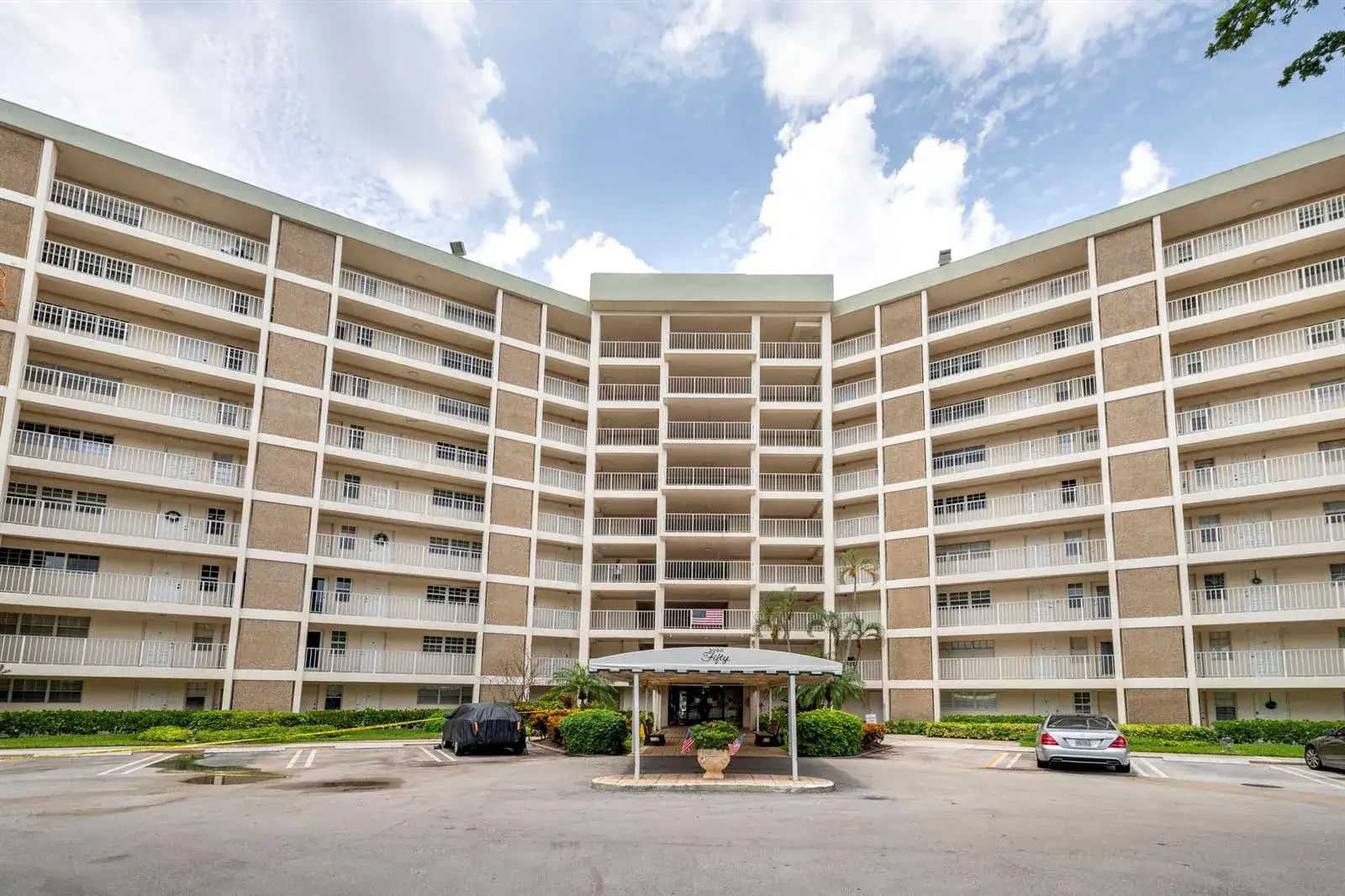 3090 N Course Drive # 508, Pompano Beach FL 33069