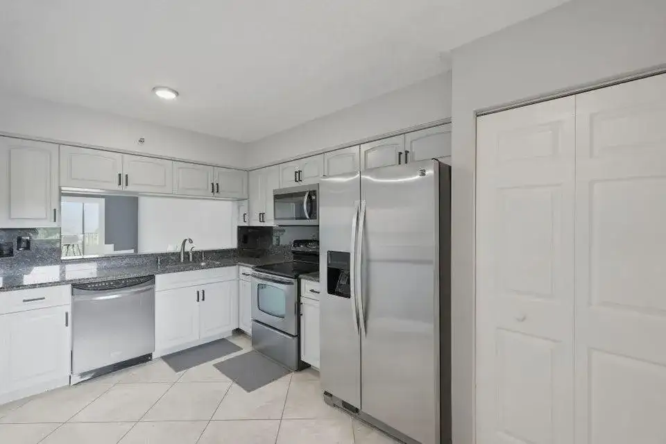 2206 S Cypress Bend Drive # 401, Pompano Beach FL 33069 photo 2