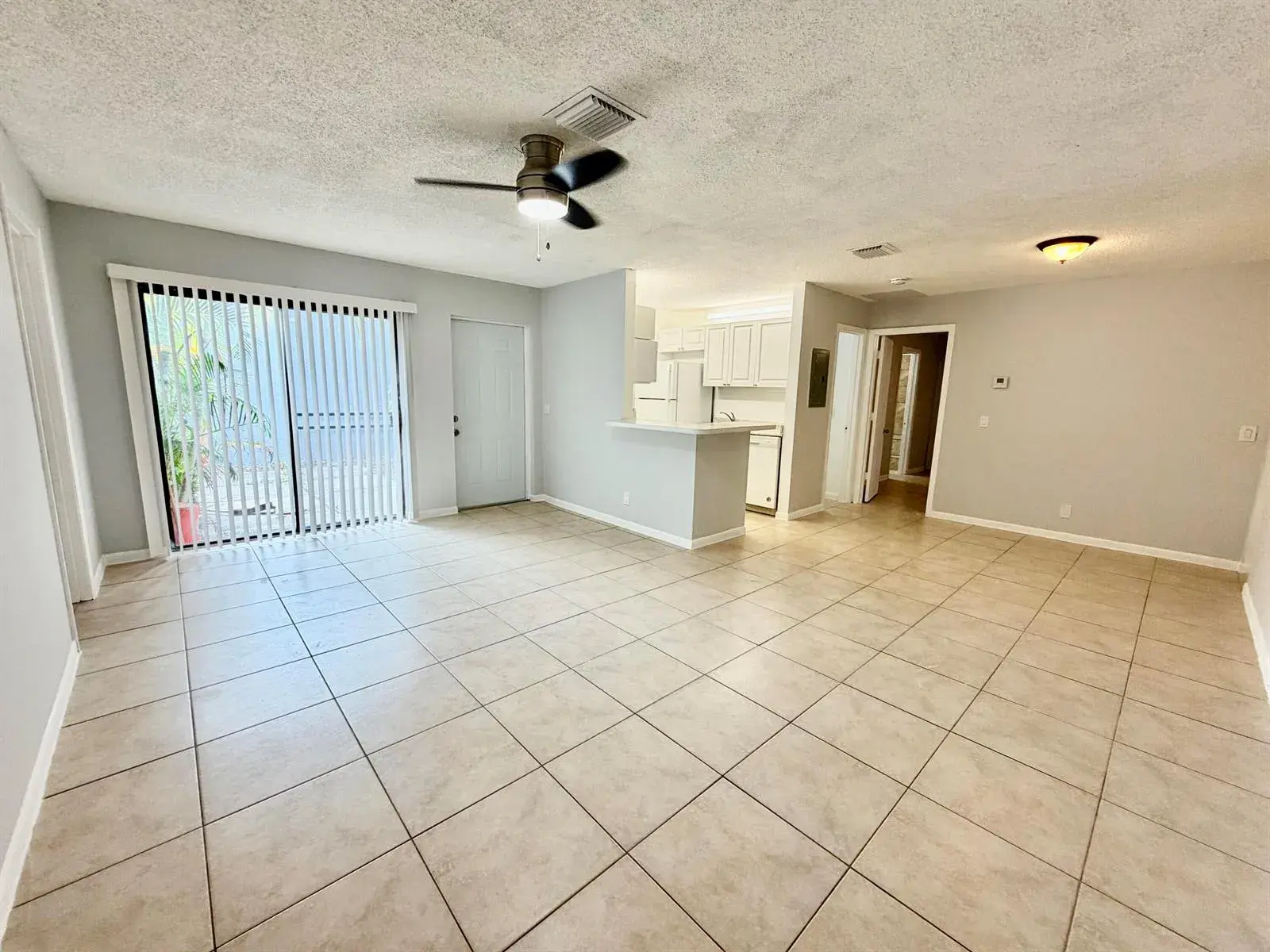 30 CROSSINGS Circle # A, Boynton Beach FL 33435