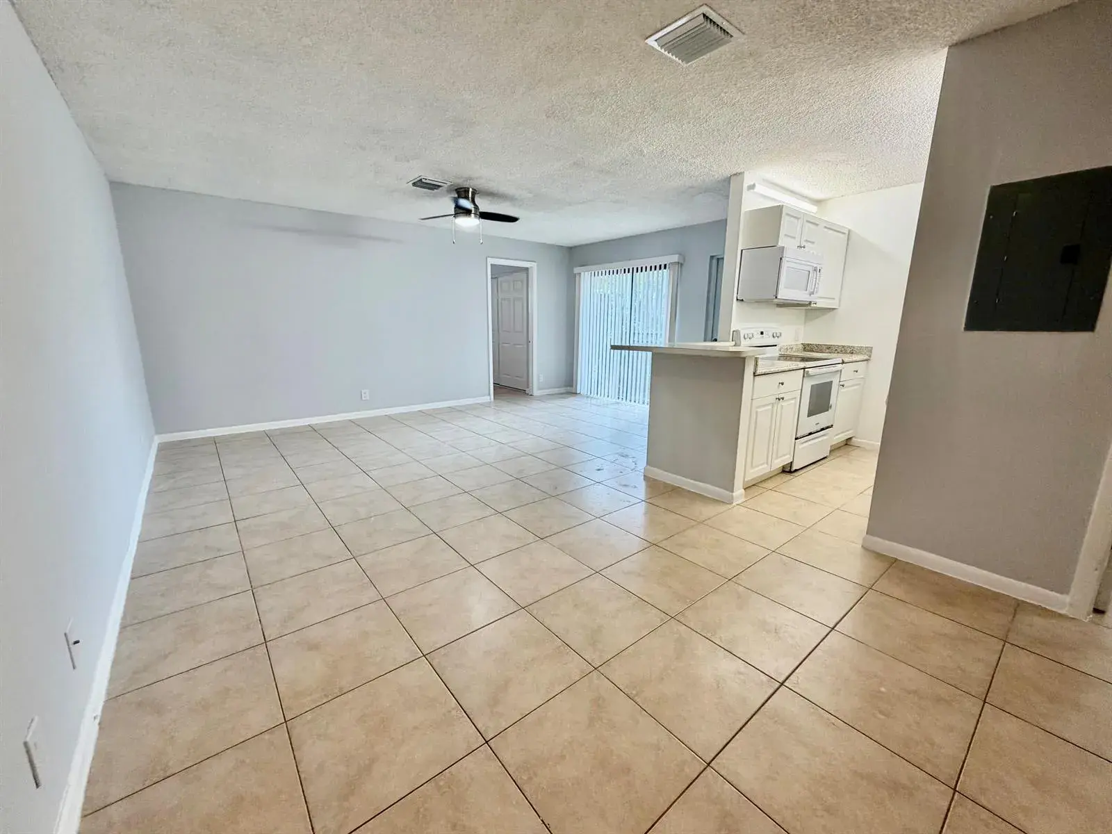 30 CROSSINGS Circle # A, Boynton Beach FL 33435