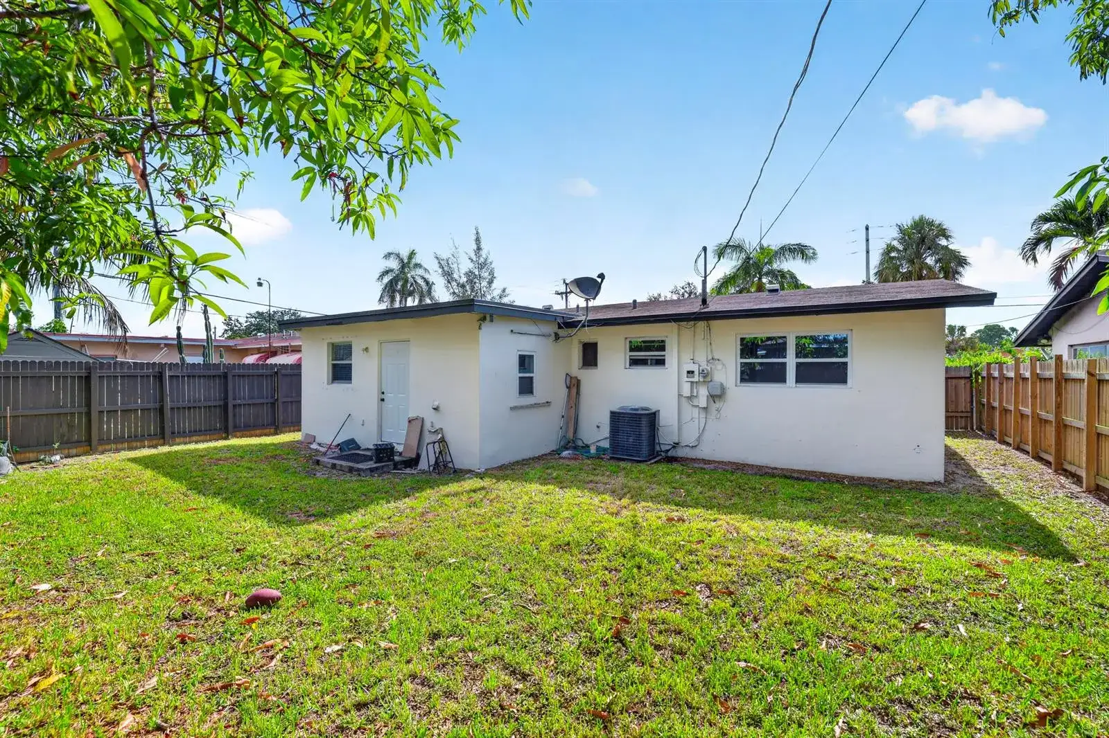 533 NW 17TH Avenue, Fort Lauderdale FL 33311 photo 2