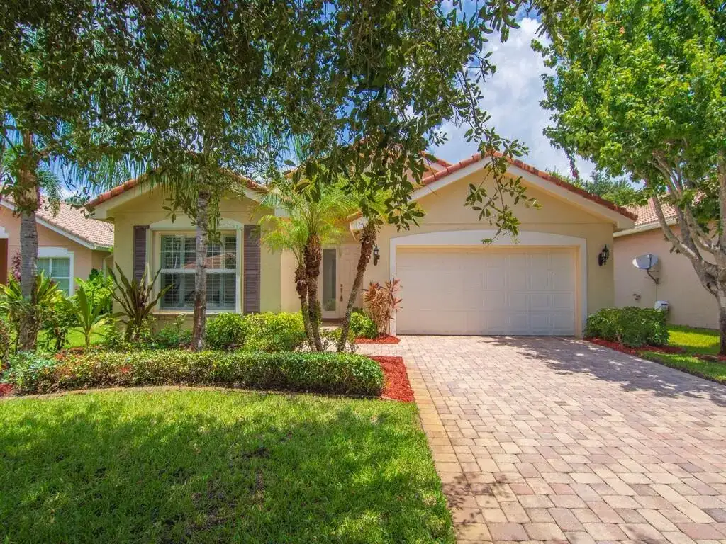 1975 Grey Falcon Circle SW, Vero Beach FL 32962 photo 3
