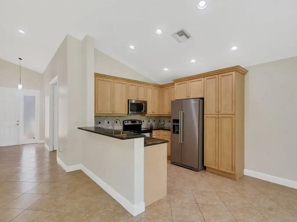 1975 Grey Falcon Circle SW, Vero Beach FL 32962 photo 4