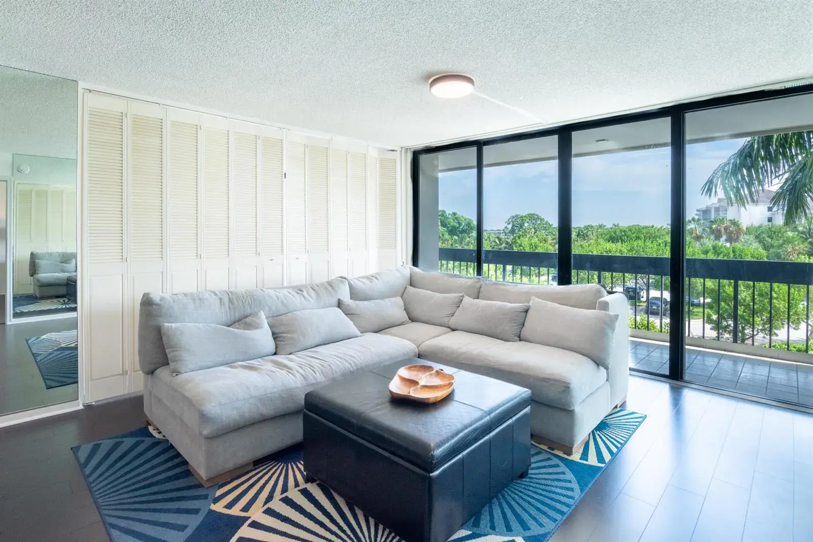 2400 PRESIDENTIAL Way # 302, West Palm Beach FL 33401