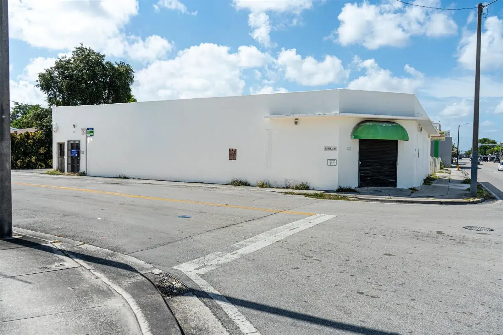 102 NW 22ND Avenue, Miami FL 33125 photo 2
