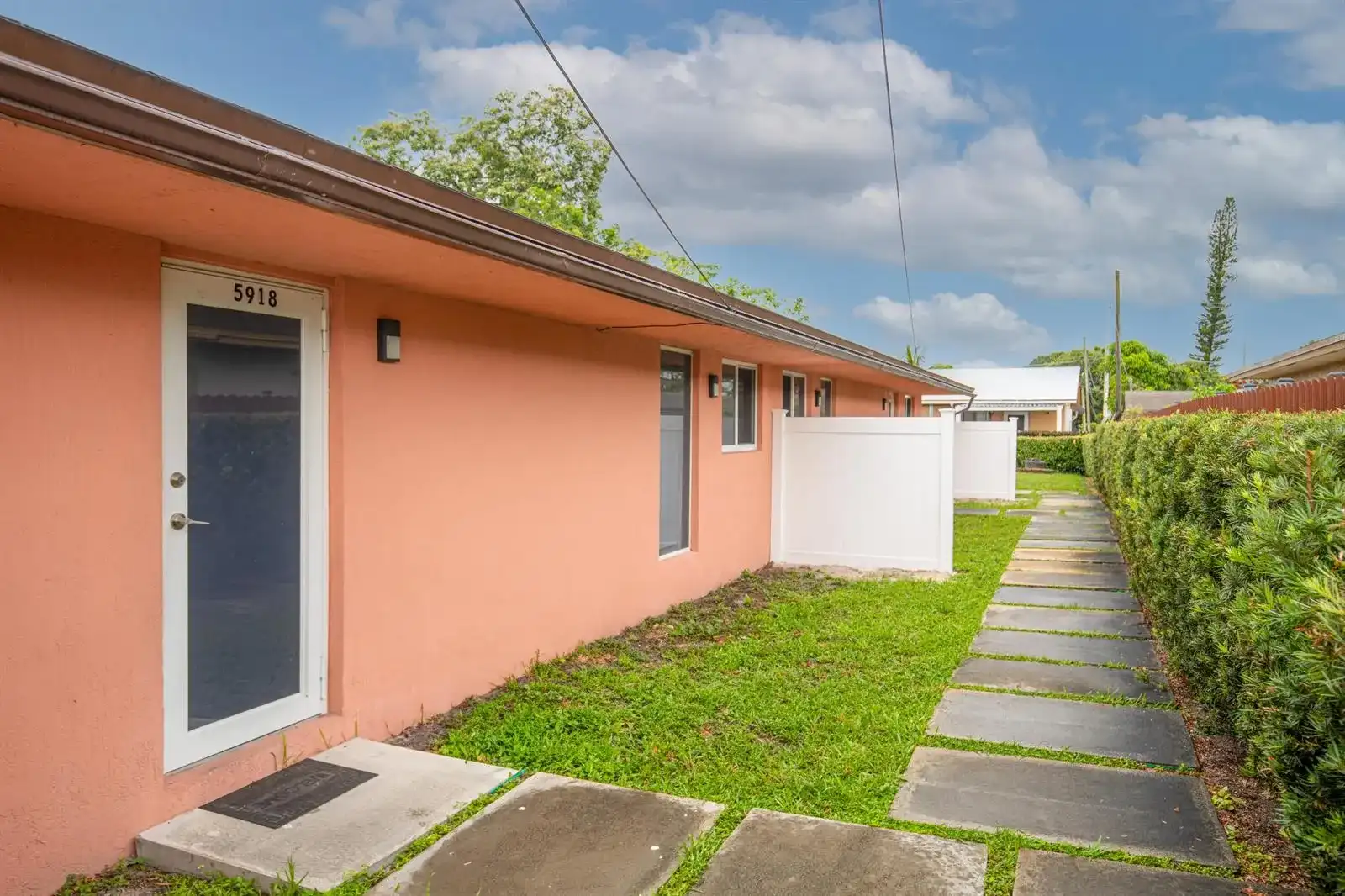 5918 Pierce Street, Hollywood FL 33021