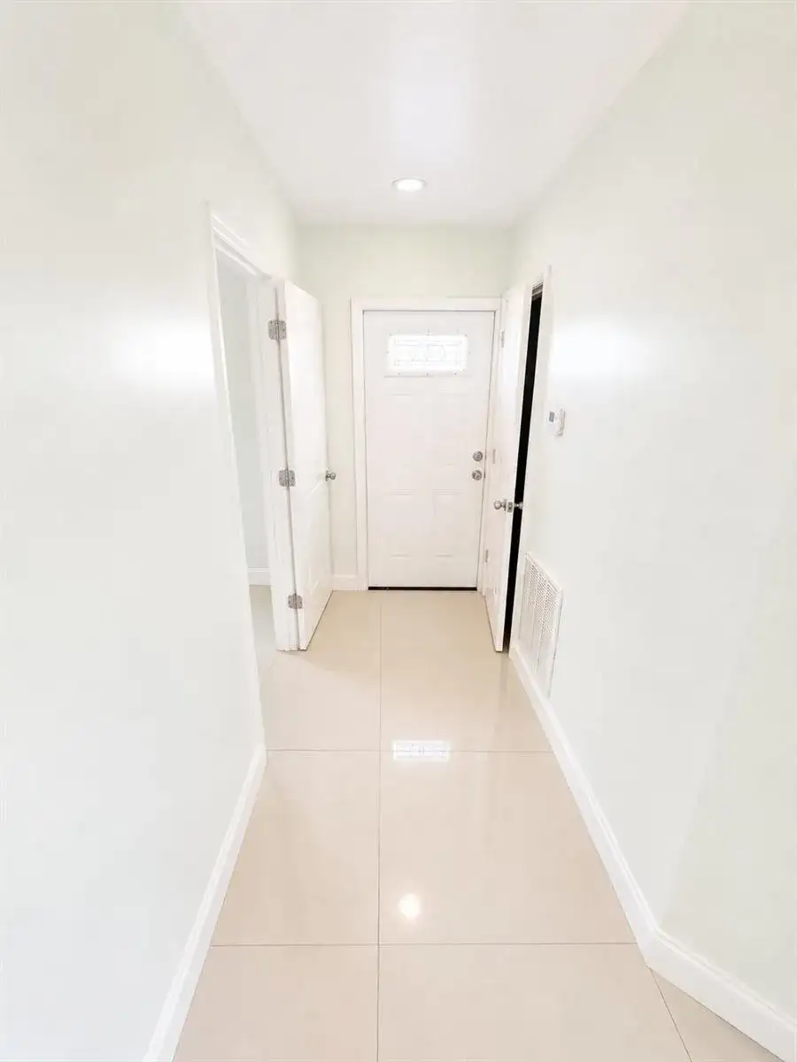 618 49TH Street, West Palm Beach FL 33407 photo 4