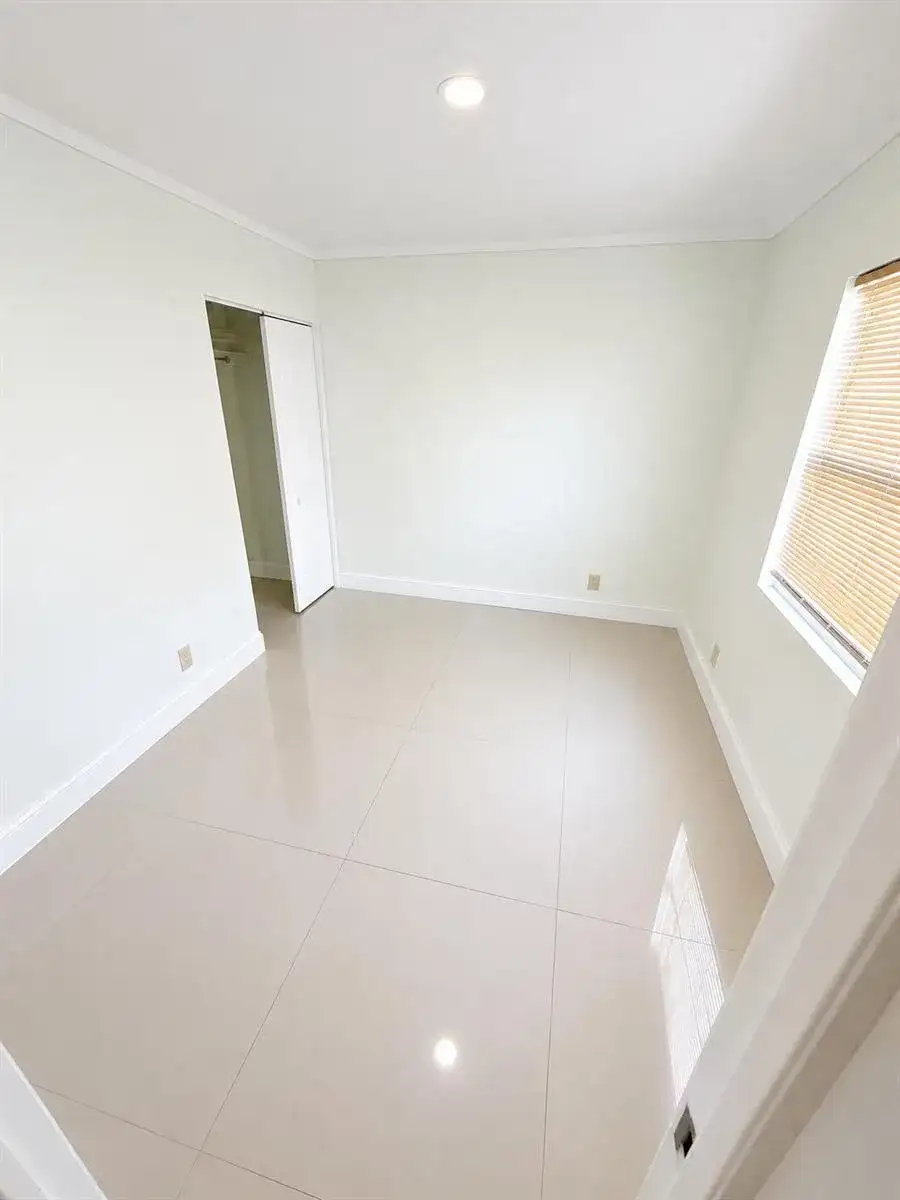 618 49TH Street, West Palm Beach FL 33407 photo 5