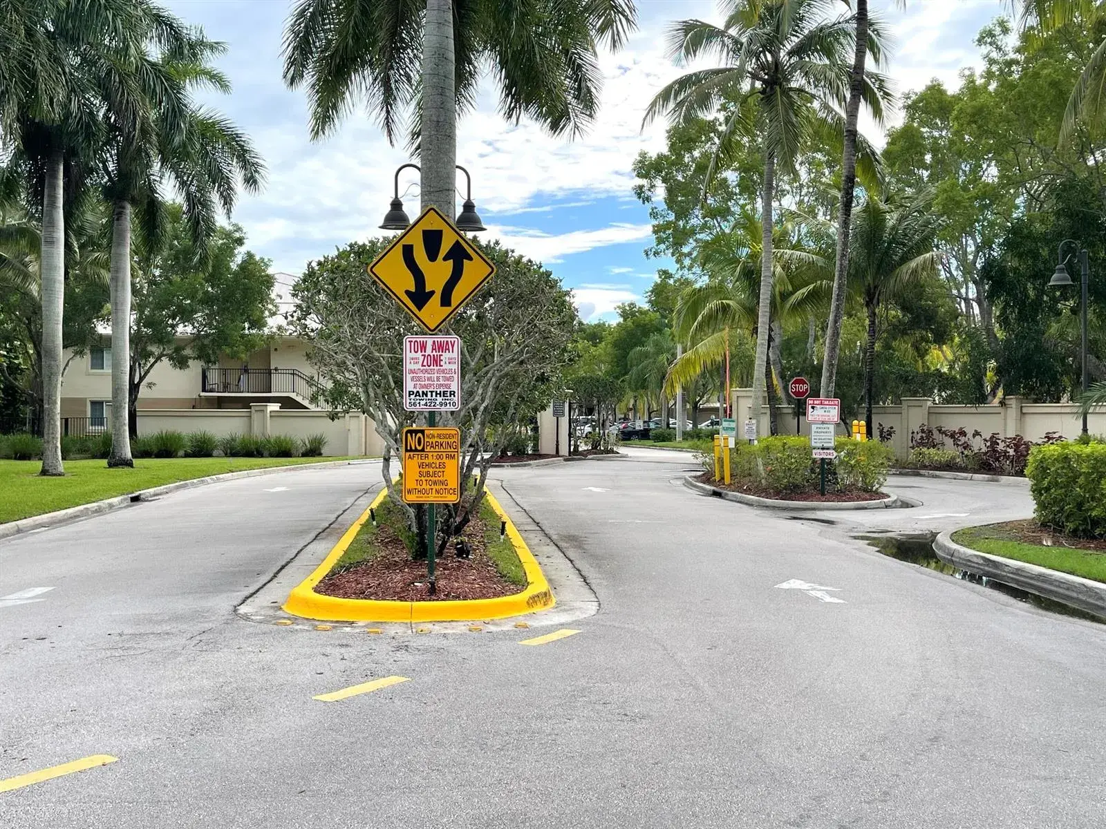 1700 S CRESTWOOD Court S # 1709, Royal Palm Beach FL 33411