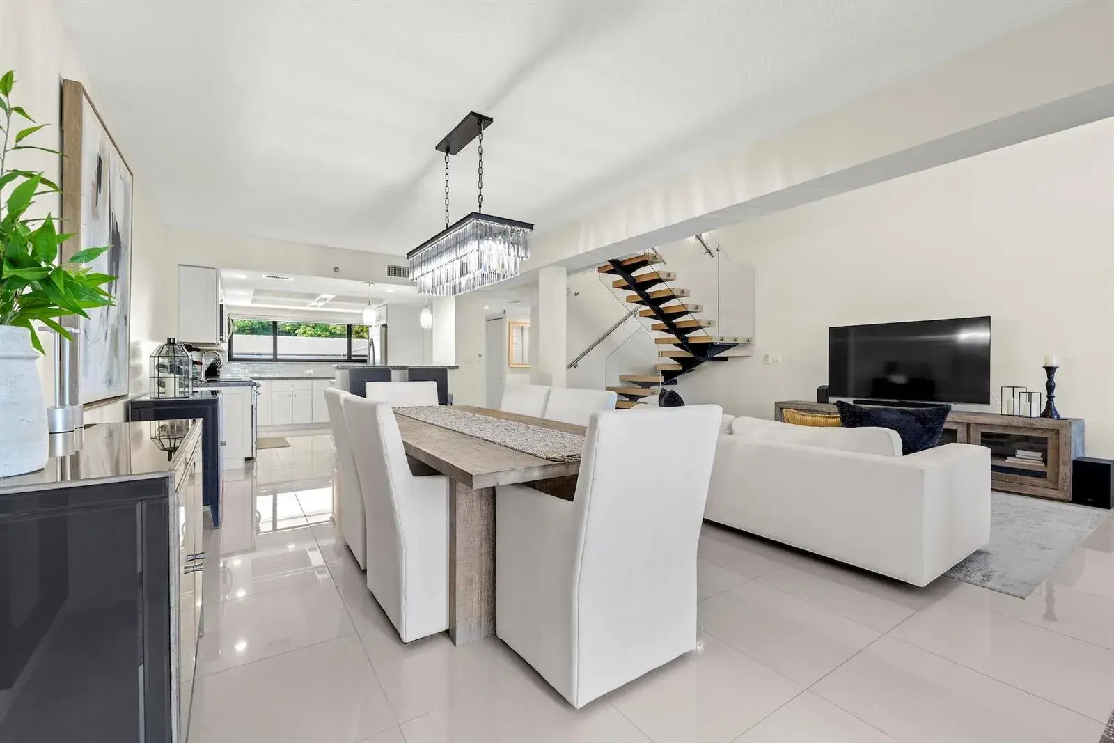 665 SE 21st Avenue # 104, Deerfield Beach FL 33441