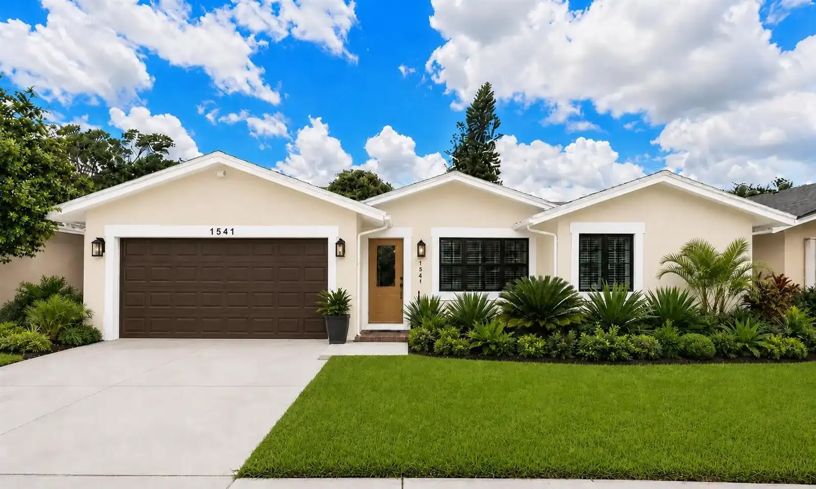 1541 SW 102nd Terrace, Davie FL 33324