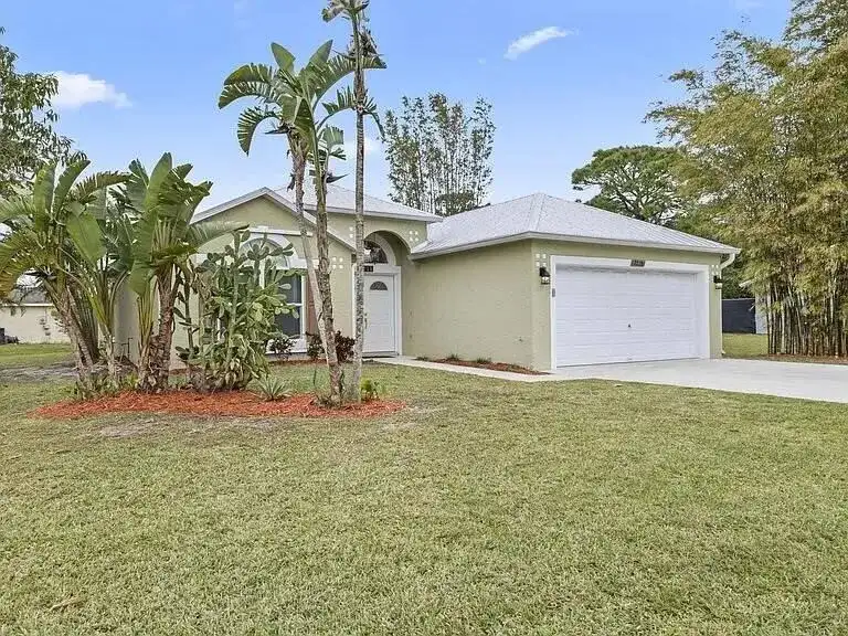 2218 SE SEAMIST Street, Port St. Lucie FL 34952 photo 2
