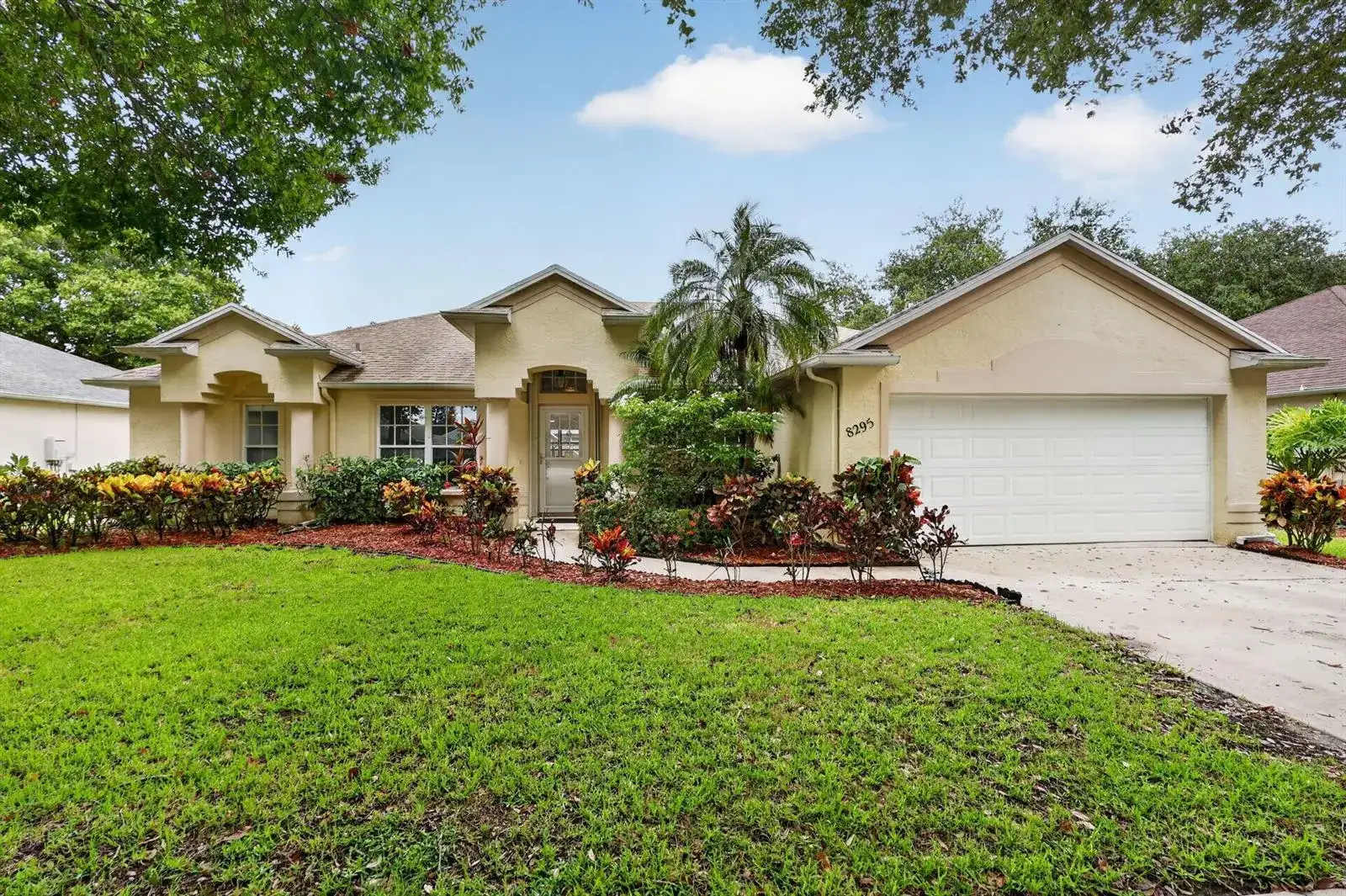 8295 SANDPINE Circle, Port St. Lucie FL 34952 photo 2