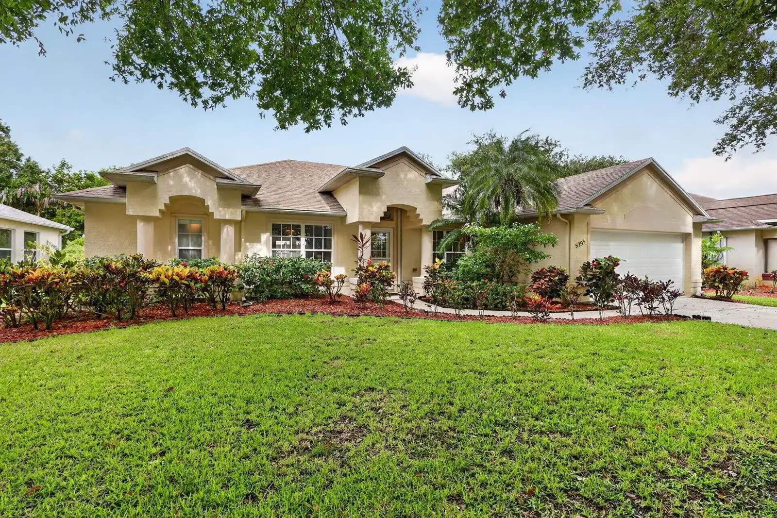 8295 SANDPINE Circle, Port St. Lucie FL 34952 photo 3