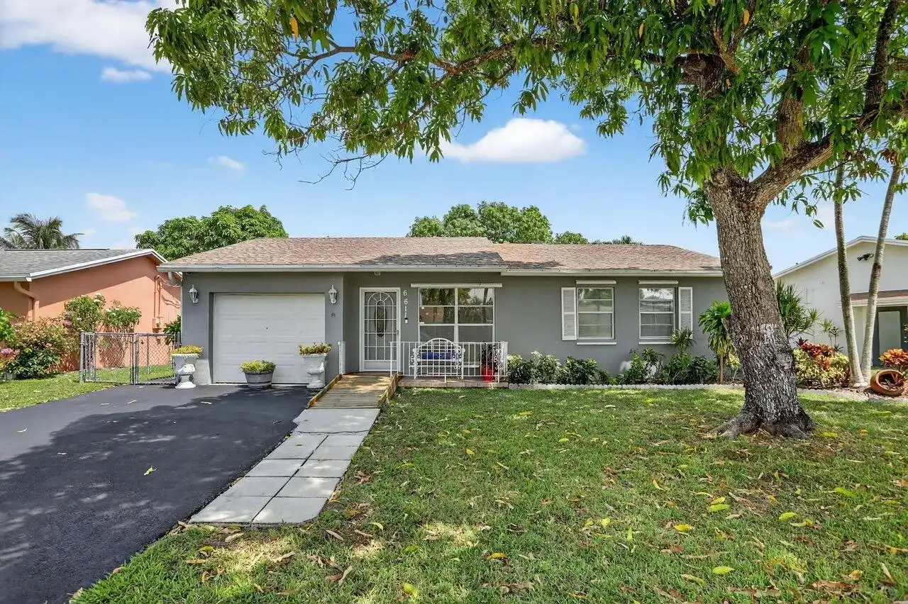 6611 NW 24TH Court, Margate FL 33063