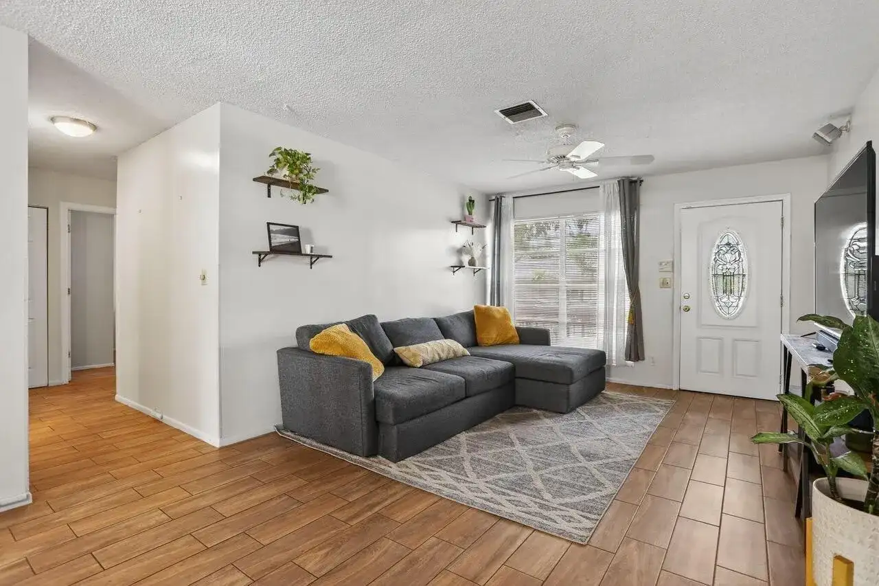 6611 NW 24TH Court, Margate FL 33063 photo 2