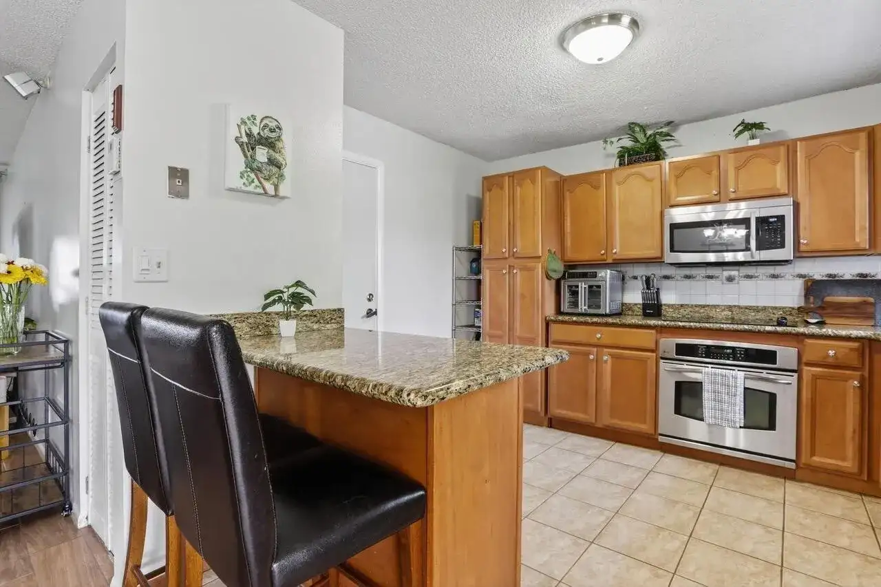 6611 NW 24TH Court, Margate FL 33063 photo 4