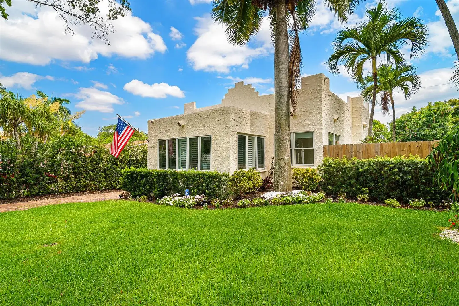 813 Avon Road, West Palm Beach FL 33401 photo 2