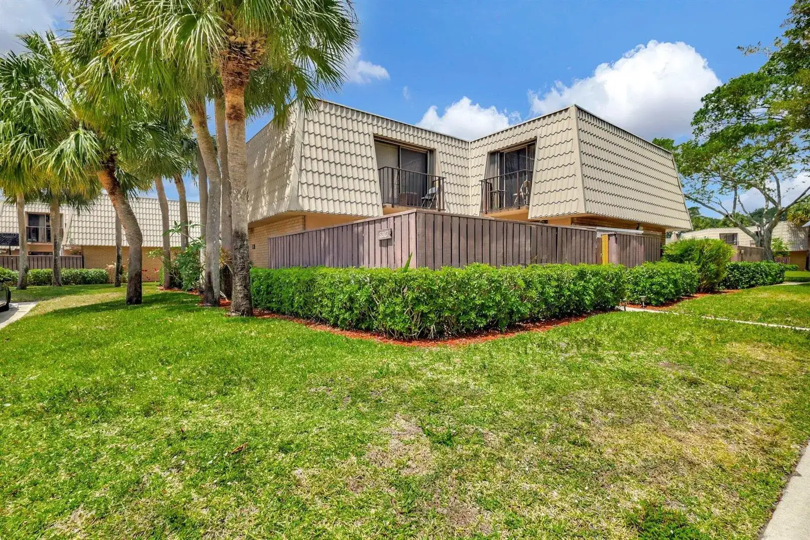5907 59TH Way, West Palm Beach FL 33409 photo 2