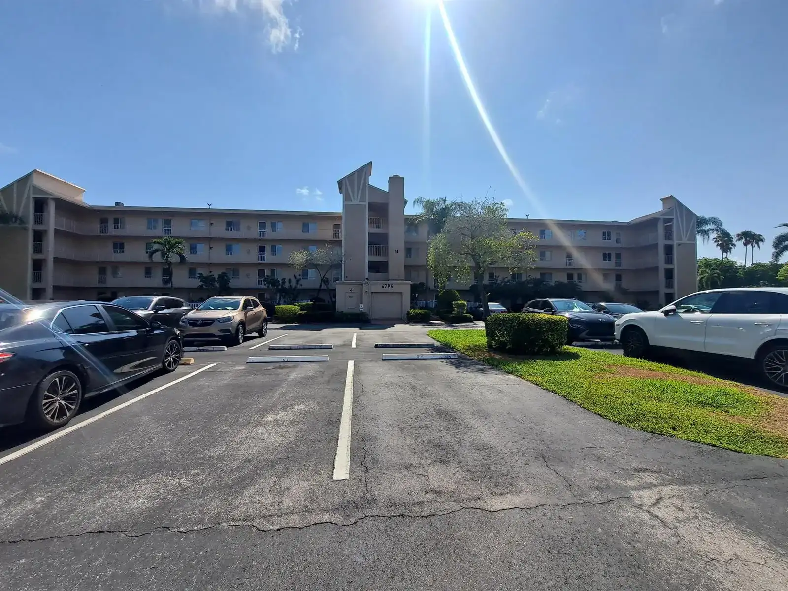 6795 Huntington Lane # 405, Delray Beach FL 33446 photo 2