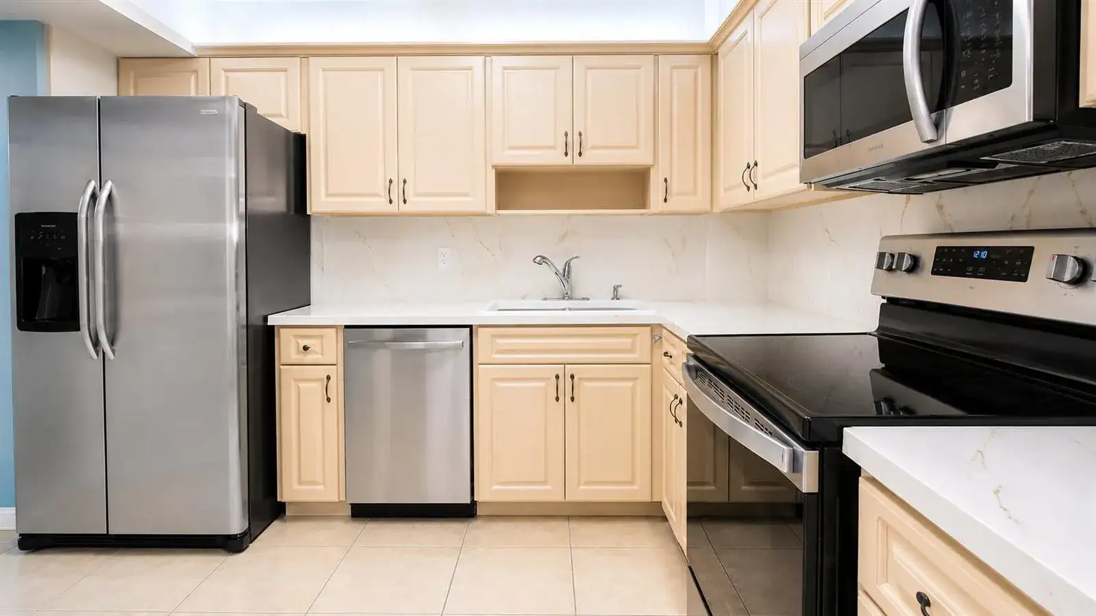4001 HILLCREST Drive # 705, Hollywood FL 33021 photo 3