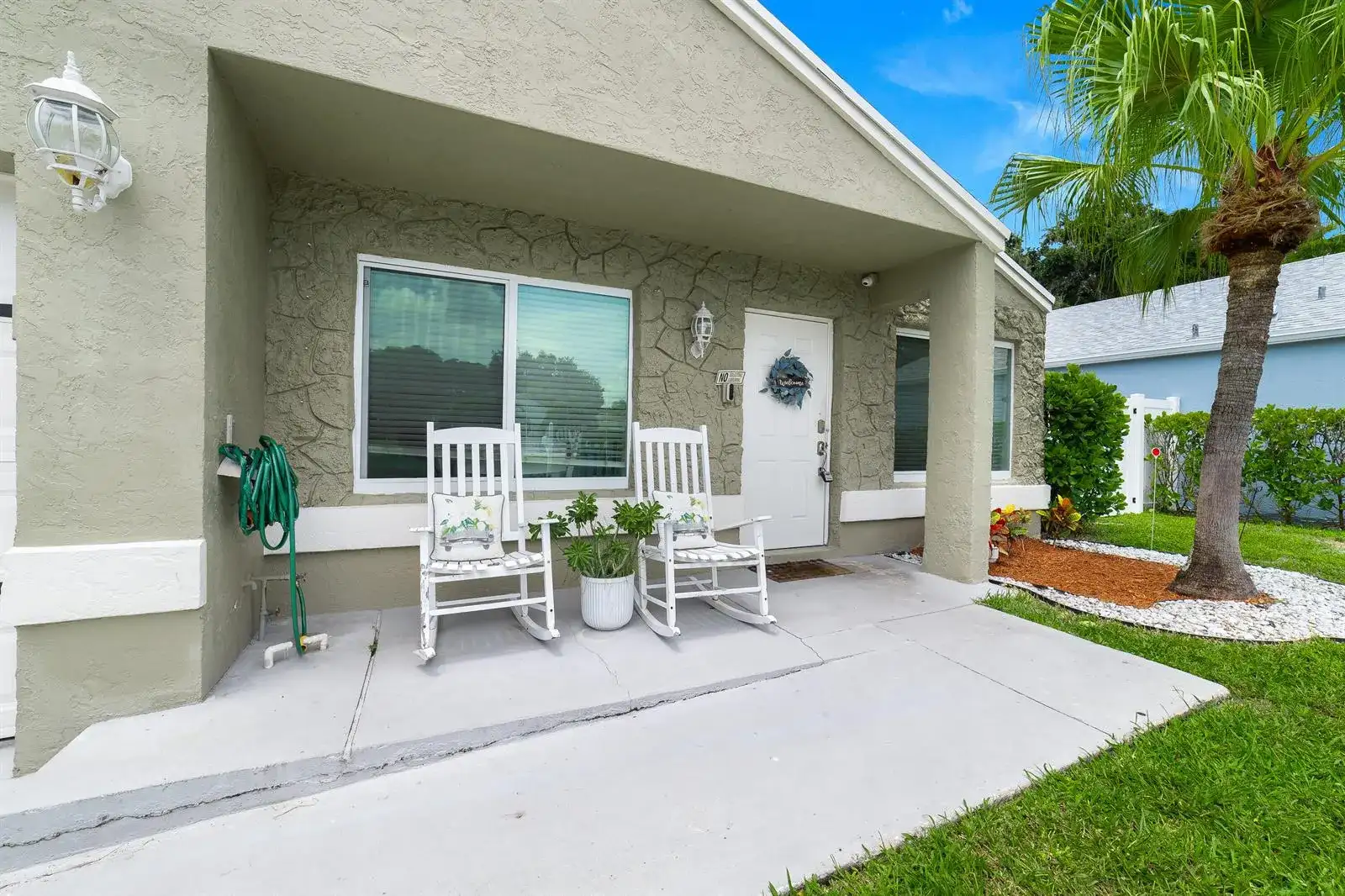 7 Cardiff Way, Boynton Beach FL 33426 photo 2