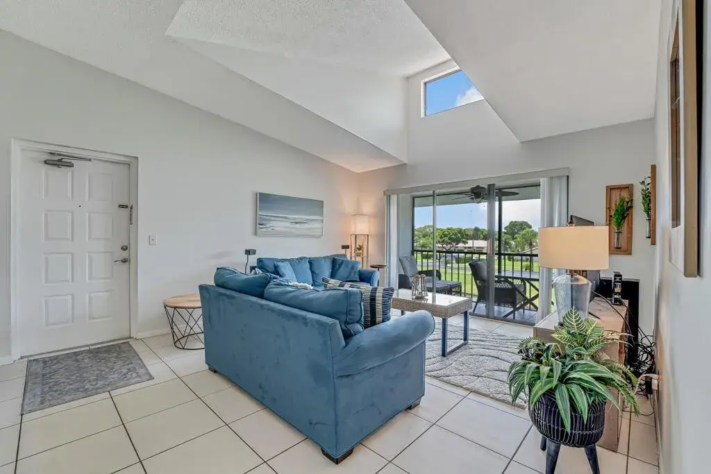1112 GREEN PINE Boulevard # G3, West Palm Beach FL 33409