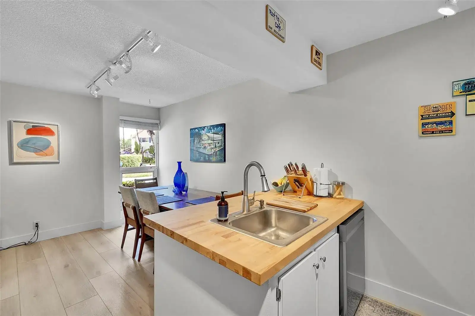 670 Kensington Place, Wilton Manors FL 33305 photo 5