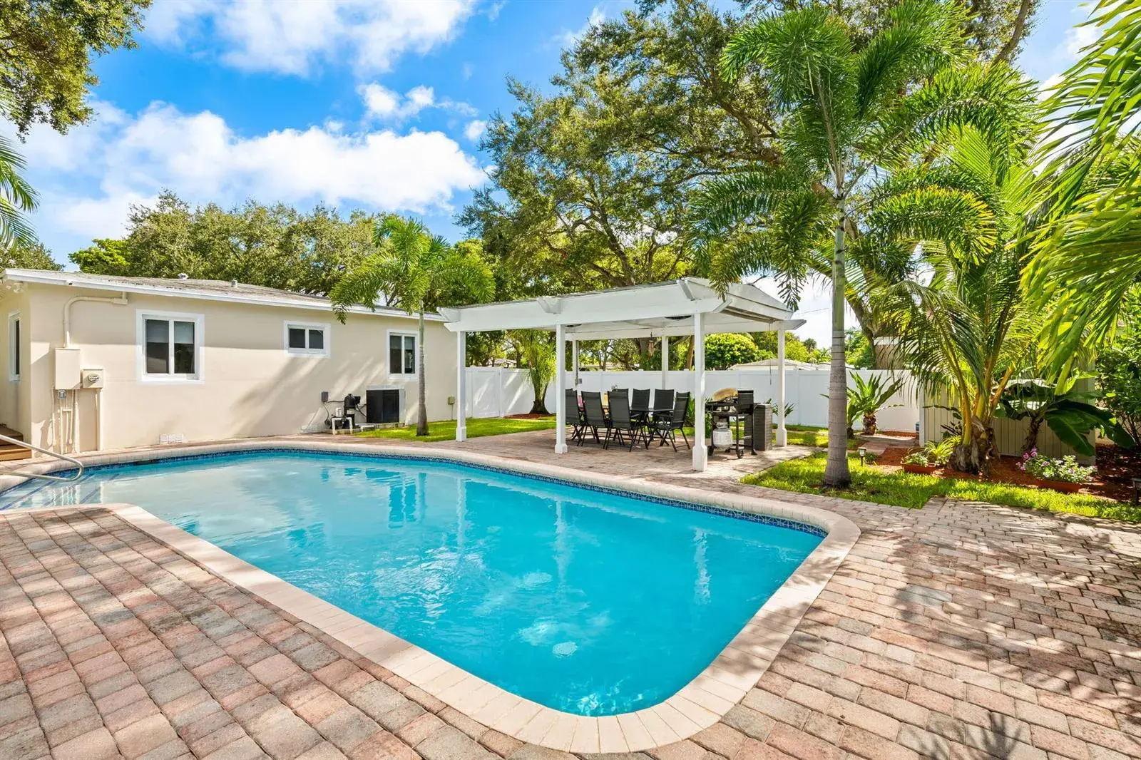 1300 SW 17th Street, Fort Lauderdale FL 33315
