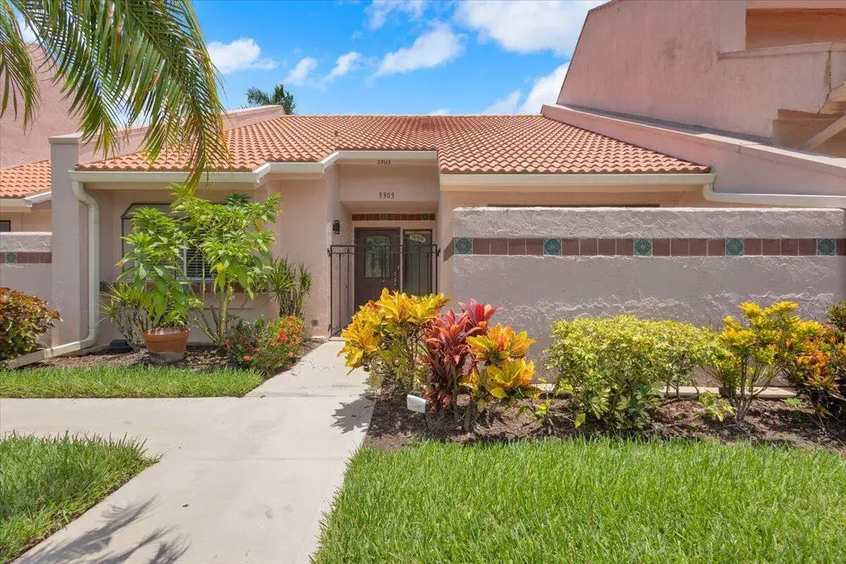 3303 SE Sandpiper Circle, Port St. Lucie FL 34952