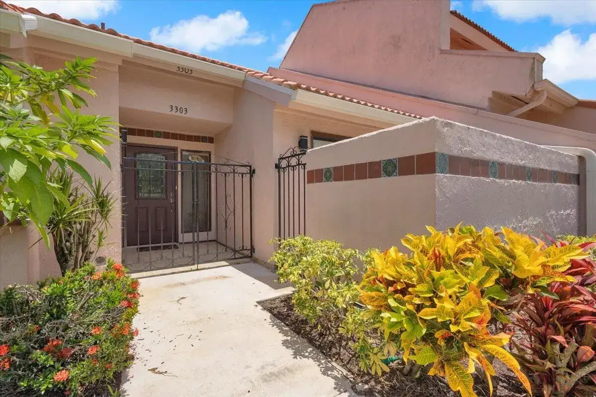 3303 SE Sandpiper Circle, Port St. Lucie FL 34952 photo 4
