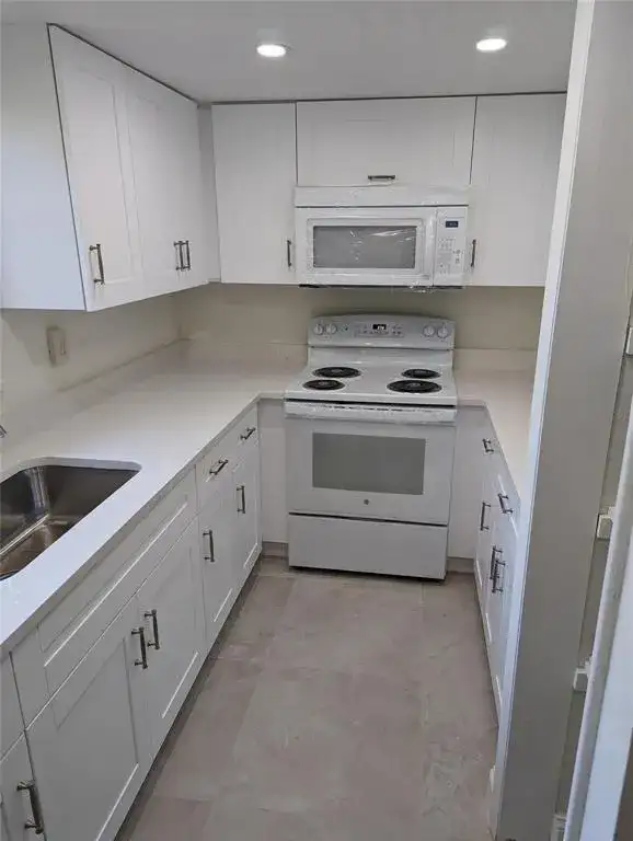 5220 NE 14th Way # 8, Fort Lauderdale FL 33334 photo 4