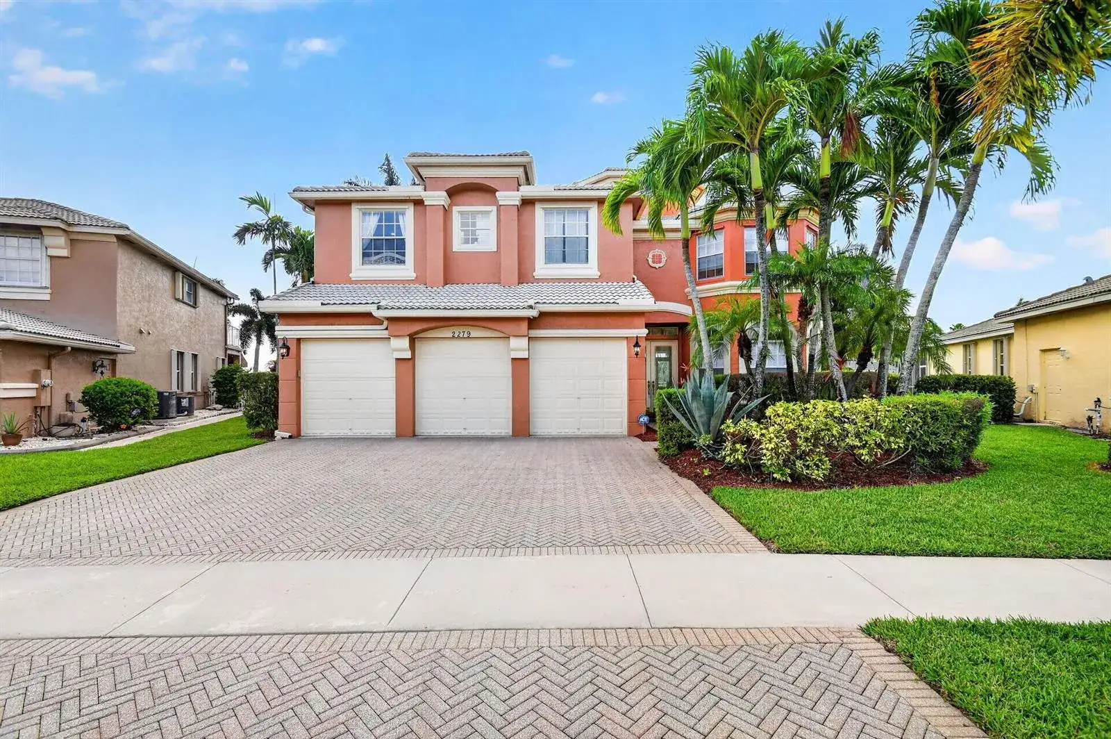 2279 Ridgewood Circle, Royal Palm Beach FL 33411
