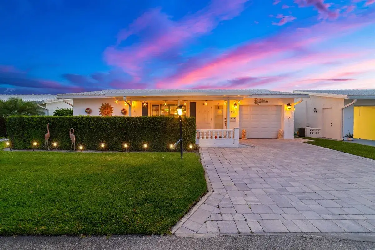 2107 SW 22nd Street, Boynton Beach FL 33426