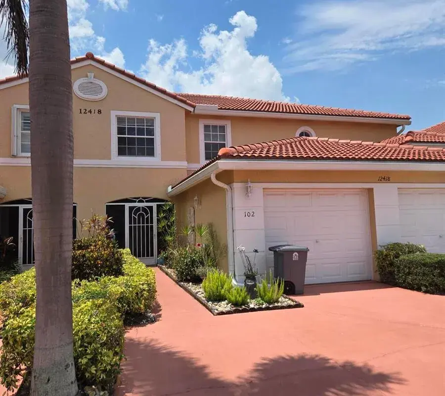 12418 Crystal Pointe Drive # 202, Boynton Beach FL 33437